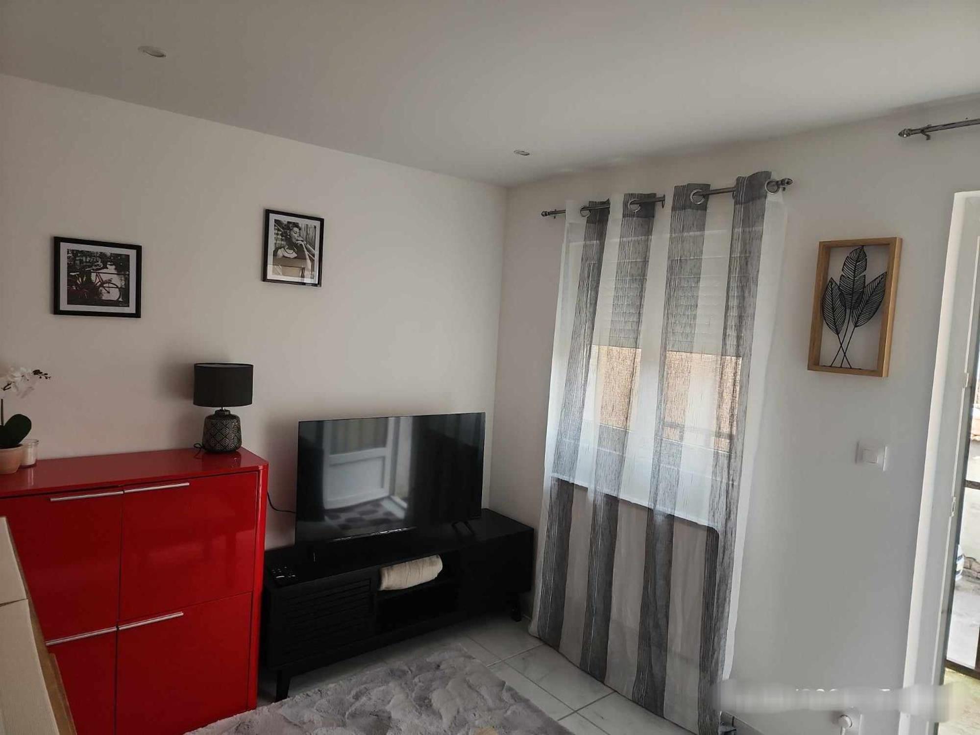 Agreable T2/Centre-Ville *10 Min Gare* Bourgoin-Jallieu Buitenkant foto