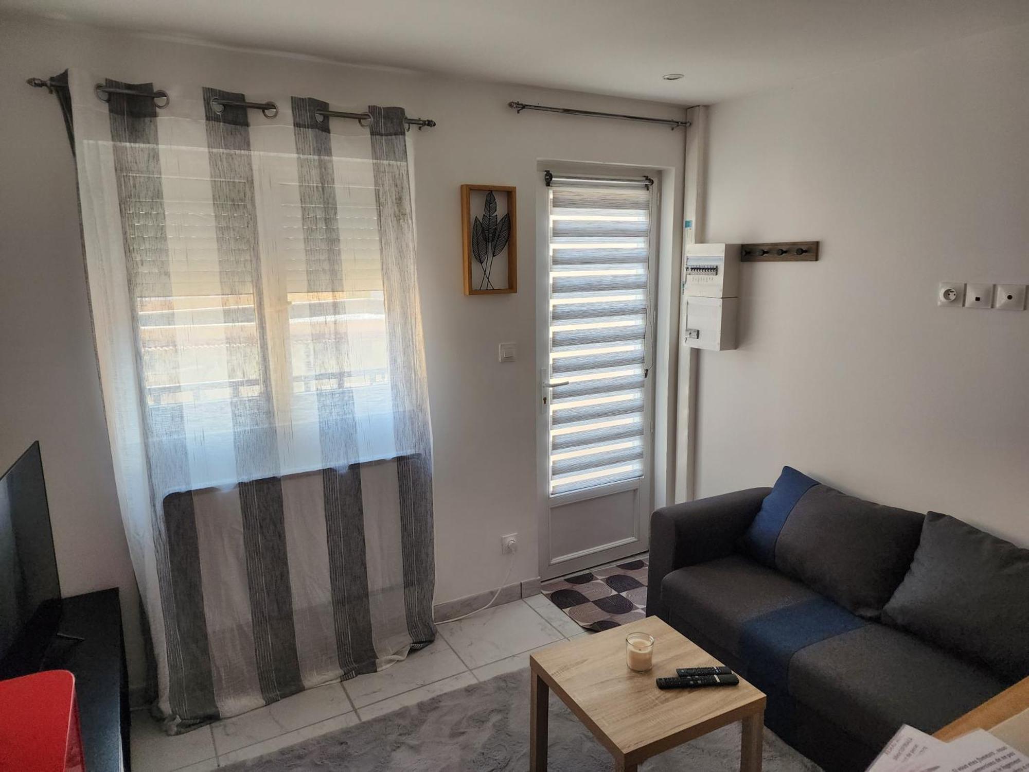 Agreable T2/Centre-Ville *10 Min Gare* Bourgoin-Jallieu Buitenkant foto
